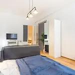 Riverside Cozy And Spacious Διαμέρισμα