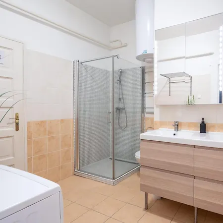 Riverside Cozy And Spacious Апартаменты