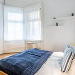 Riverside Cozy And Spacious Lejlighed *