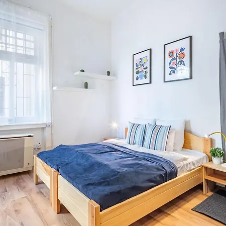 Apartment Riverside Cozy And Spacious